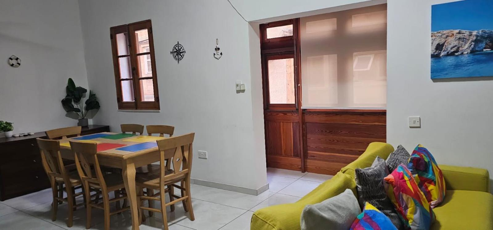 3 Floors Villa On Promenade 4 Bedrooms 3 Bathrooms Sliema Exterior photo